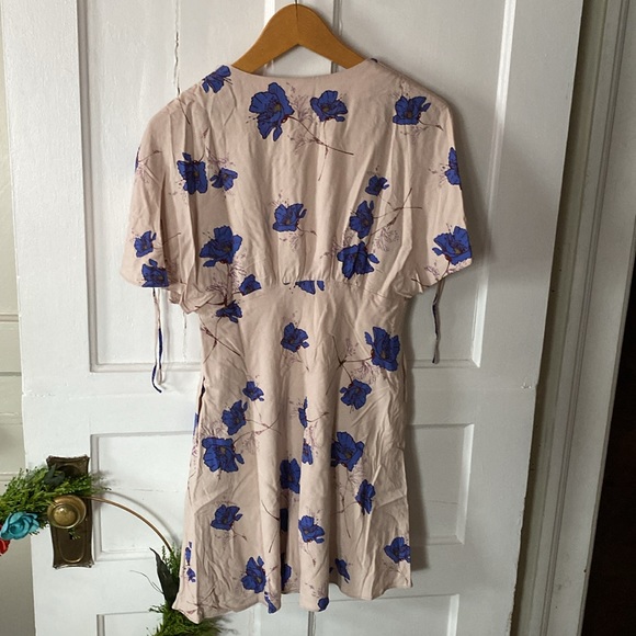 Free People Deep V Short Sleeve Dress size 2 - Picture 5 of 6